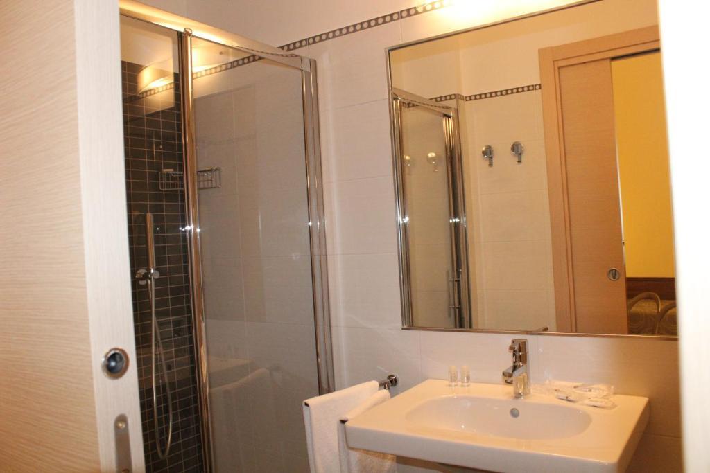 Hotel House Beatrice Milano Exterior foto